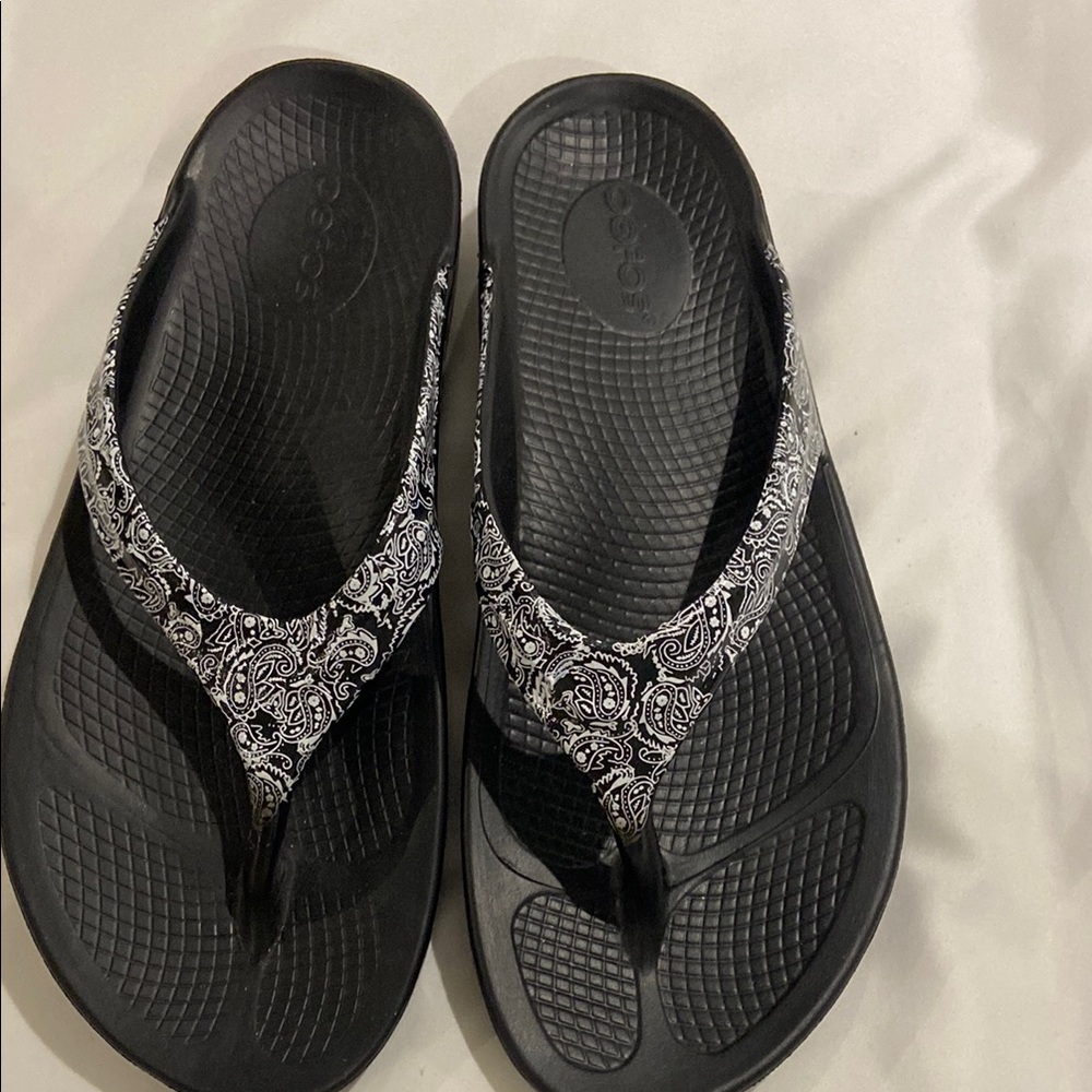 Crocs Black and White Paisley Flip Flops